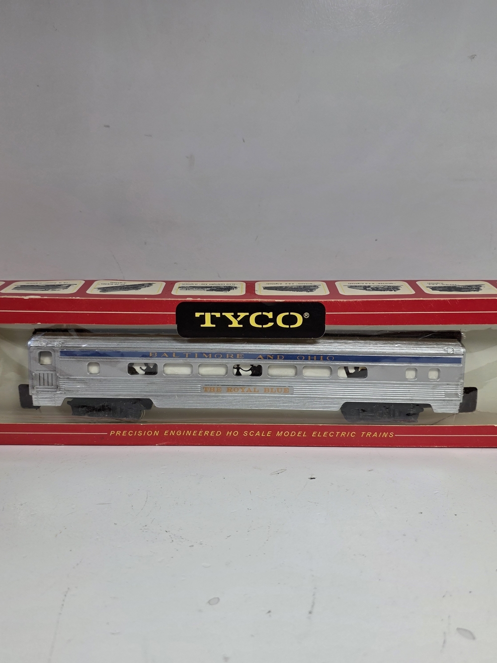 Tyco Silver and Blue Model Rail Passenger Car - The Royal Blue